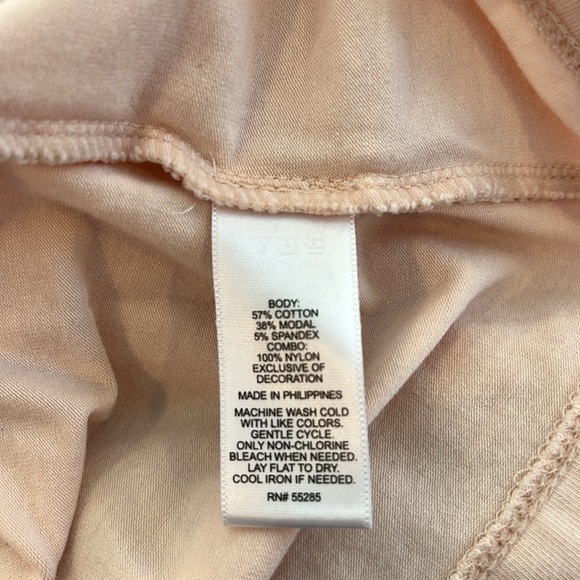 Express lace tank top - Picture 3 of 3